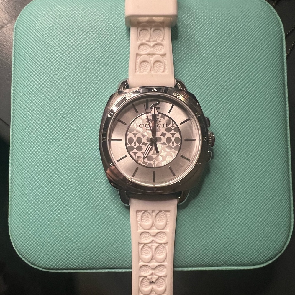 Women’s Coach Watch